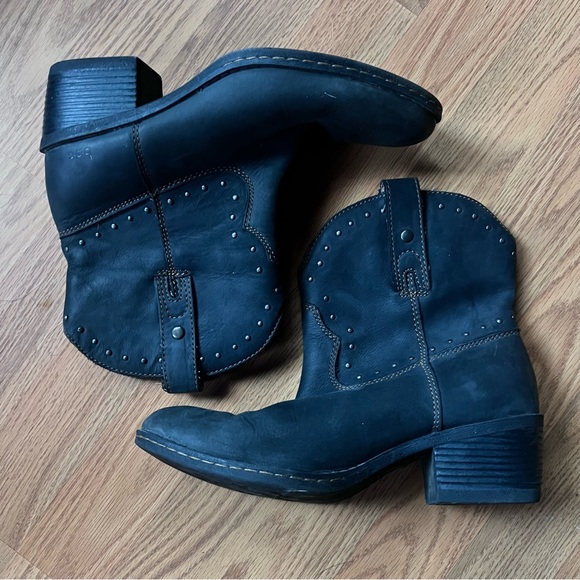BOC Black Leather Studded Western Ankle Boots 2" Block Heel Size 8 Boho Booties - Picture 1 of 6